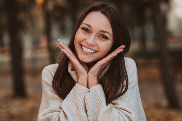 Cosmetic Dental Services: Professional Teeth Whitening Vs Over The Counter Options