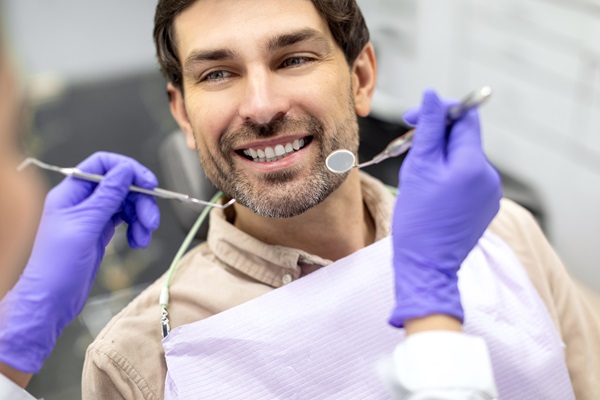 General Dentistry: What To Expect During A Teeth Cleaning